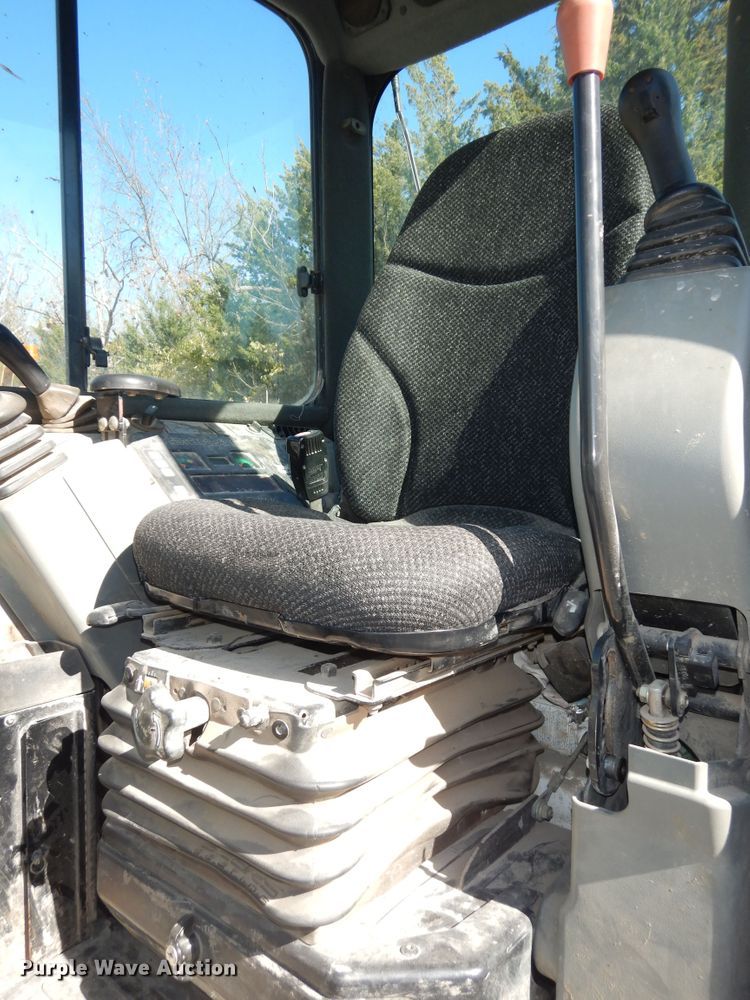 image for item DI6792 2011 Bobcat E32  mini excavator