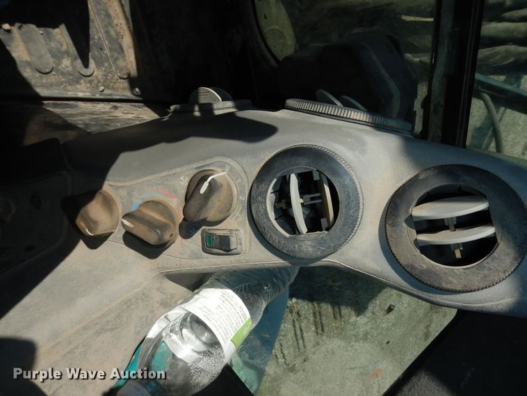 image for item DI6792 2011 Bobcat E32  mini excavator