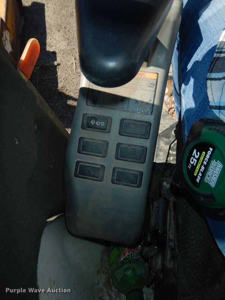 image for item DI6792 2011 Bobcat E32  mini excavator