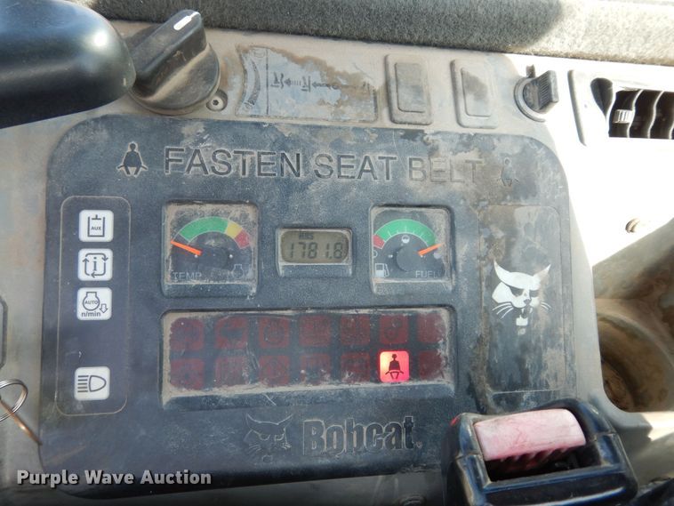 image for item DI6792 2011 Bobcat E32  mini excavator