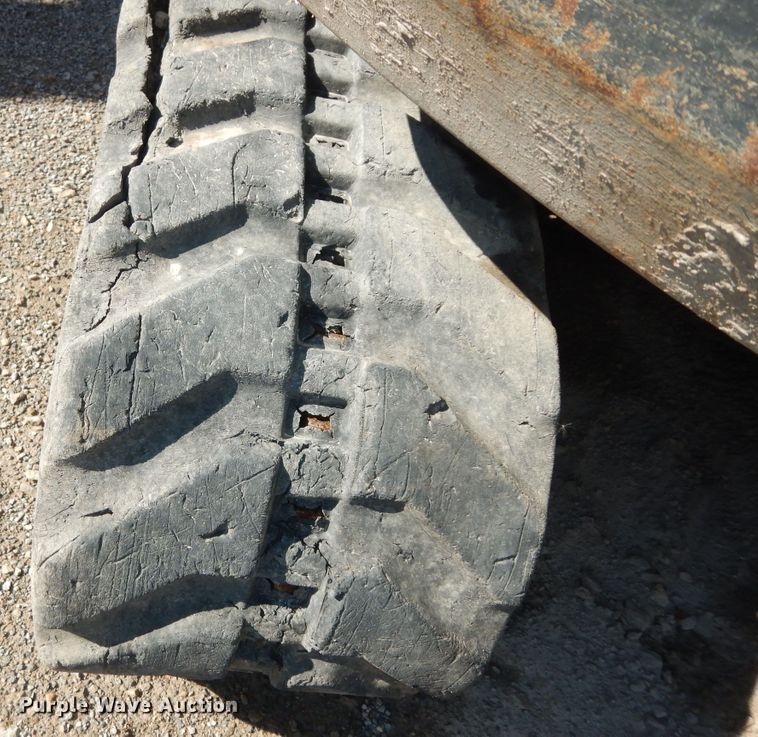 image for item DI6792 2011 Bobcat E32  mini excavator