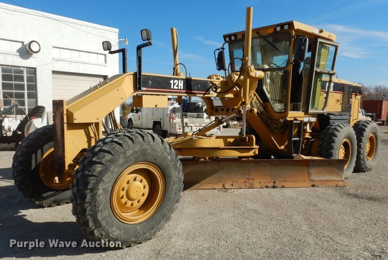 image for item DI6829 2004 Caterpillar 12H VHP Plus  rigid frame motor grader