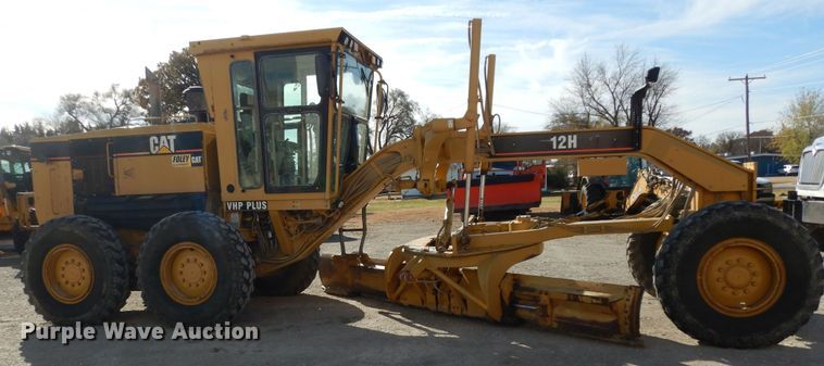 image for item DI6829 2004 Caterpillar 12H VHP Plus  rigid frame motor grader