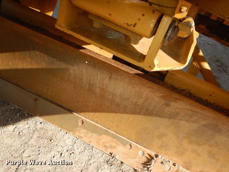 image for item DI6829 2004 Caterpillar 12H VHP Plus  rigid frame motor grader