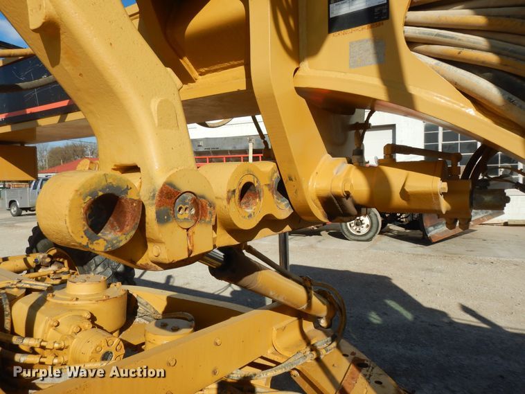 image for item DI6829 2004 Caterpillar 12H VHP Plus  rigid frame motor grader