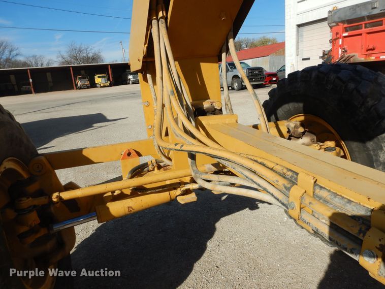 image for item DI6829 2004 Caterpillar 12H VHP Plus  rigid frame motor grader