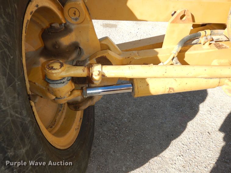 image for item DI6829 2004 Caterpillar 12H VHP Plus  rigid frame motor grader