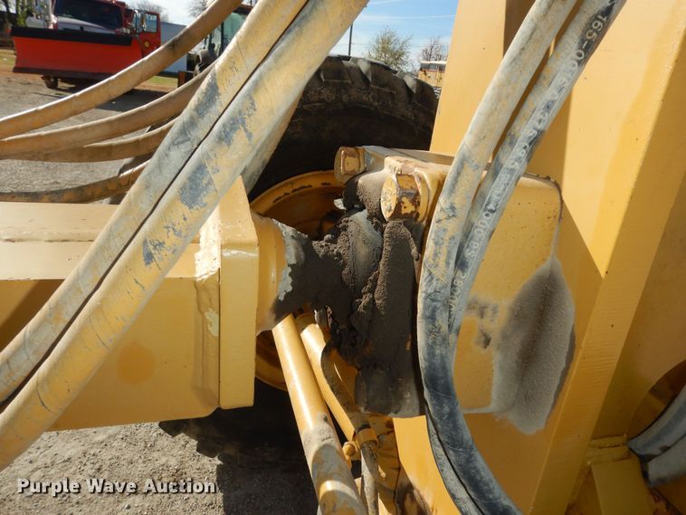 image for item DI6829 2004 Caterpillar 12H VHP Plus  rigid frame motor grader