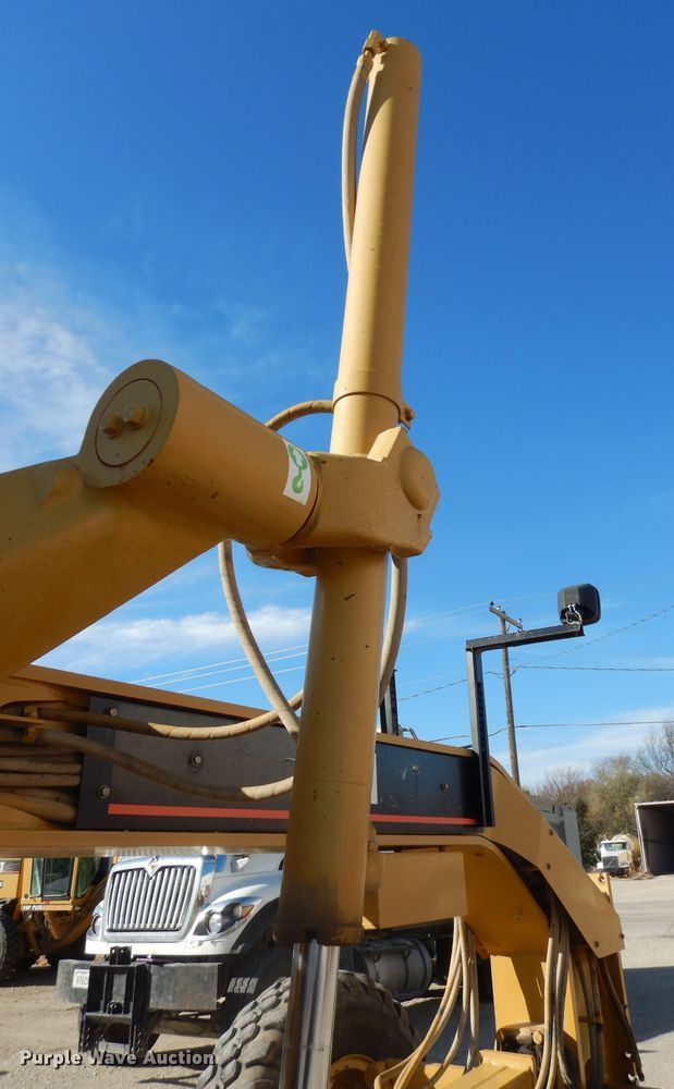 image for item DI6829 2004 Caterpillar 12H VHP Plus  rigid frame motor grader