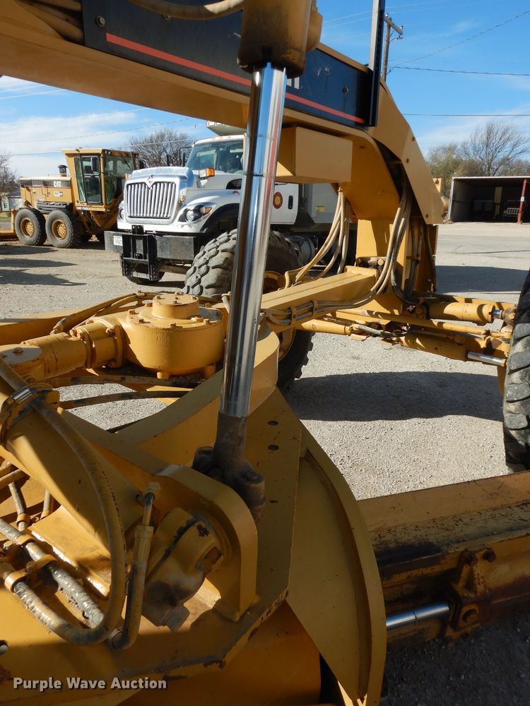 image for item DI6829 2004 Caterpillar 12H VHP Plus  rigid frame motor grader