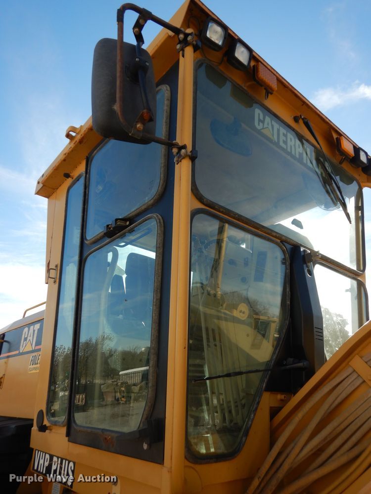 image for item DI6829 2004 Caterpillar 12H VHP Plus  rigid frame motor grader