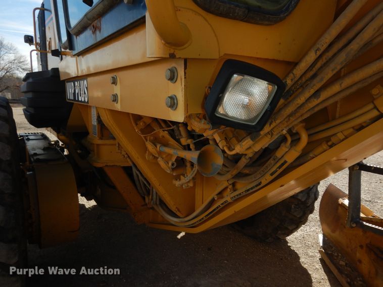 image for item DI6829 2004 Caterpillar 12H VHP Plus  rigid frame motor grader