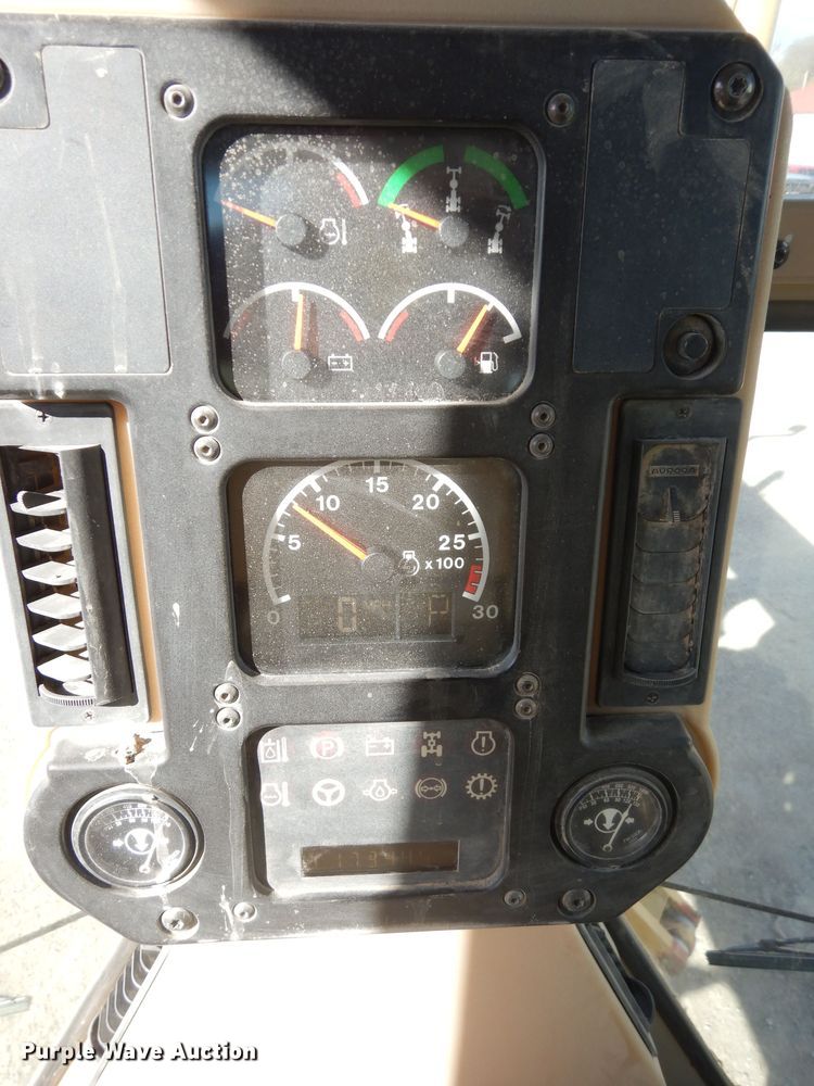 image for item DI6829 2004 Caterpillar 12H VHP Plus  rigid frame motor grader