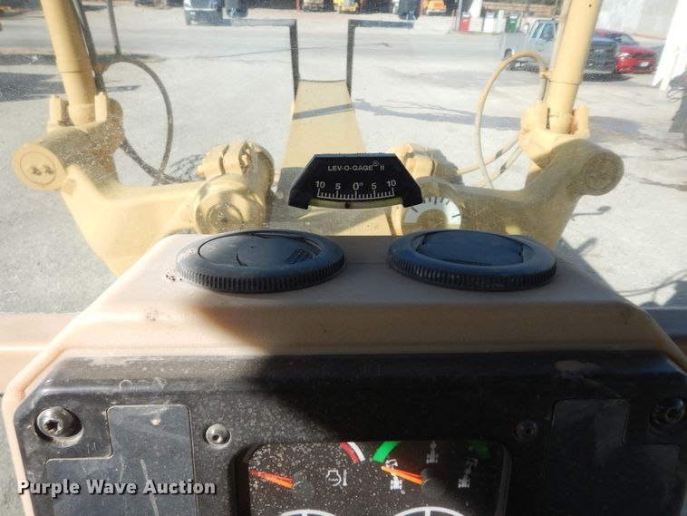 image for item DI6829 2004 Caterpillar 12H VHP Plus  rigid frame motor grader