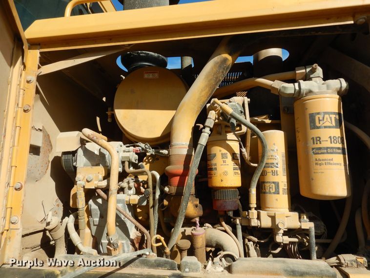 image for item DI6829 2004 Caterpillar 12H VHP Plus  rigid frame motor grader