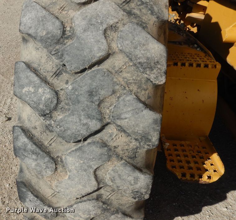 image for item DI6829 2004 Caterpillar 12H VHP Plus  rigid frame motor grader