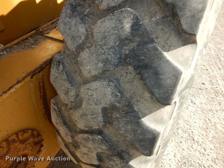 image for item DI6829 2004 Caterpillar 12H VHP Plus  rigid frame motor grader