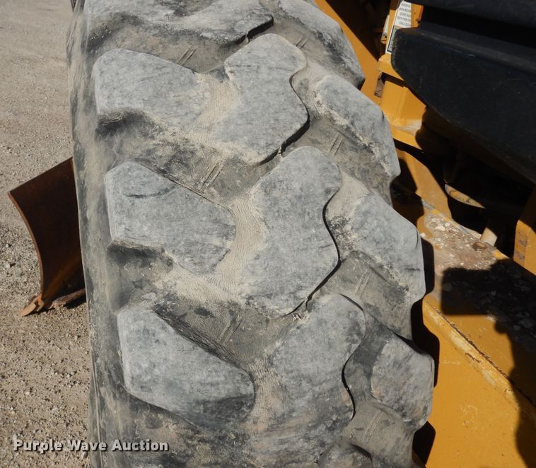 image for item DI6829 2004 Caterpillar 12H VHP Plus  rigid frame motor grader