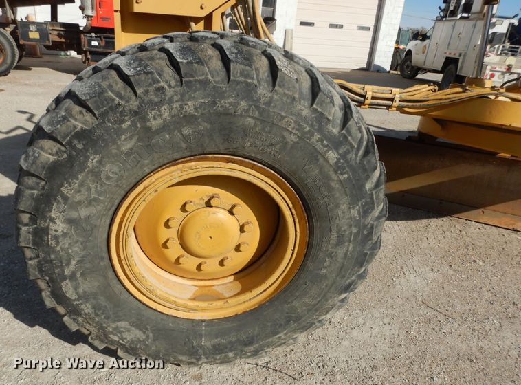 image for item DI6829 2004 Caterpillar 12H VHP Plus  rigid frame motor grader