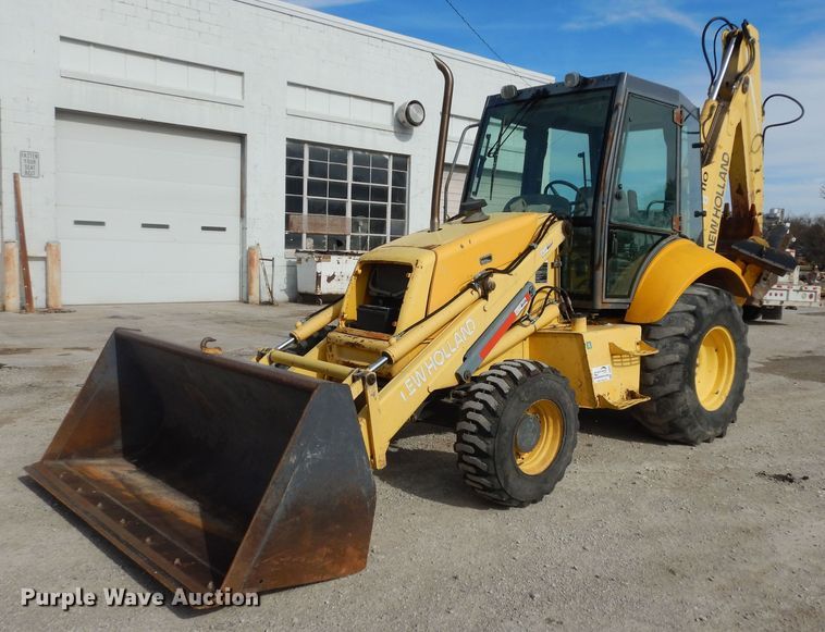image for item DI6834 2001 New Holland LB110  backhoe