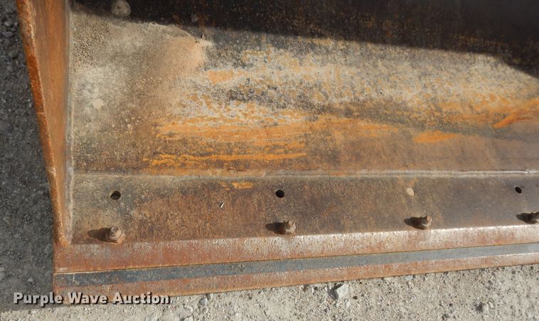 image for item DI6834 2001 New Holland LB110  backhoe