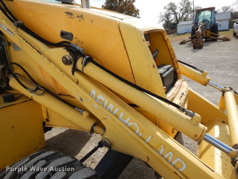 image for item DI6834 2001 New Holland LB110  backhoe
