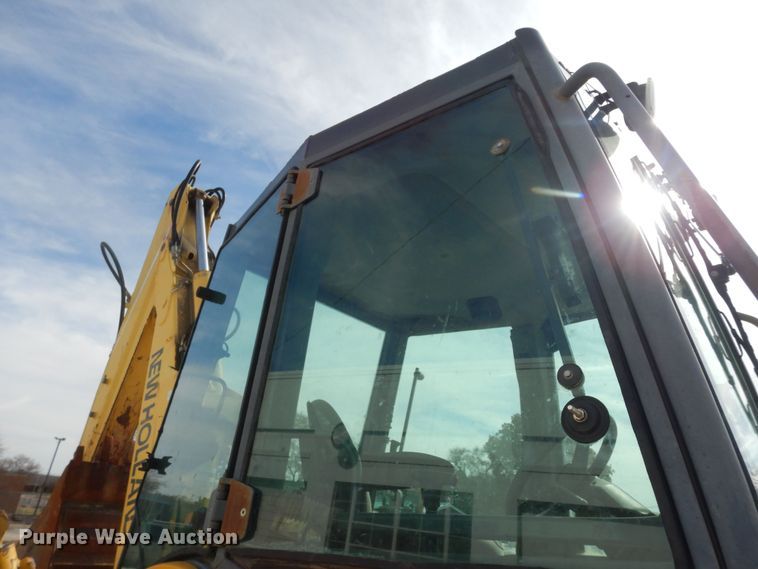 image for item DI6834 2001 New Holland LB110  backhoe