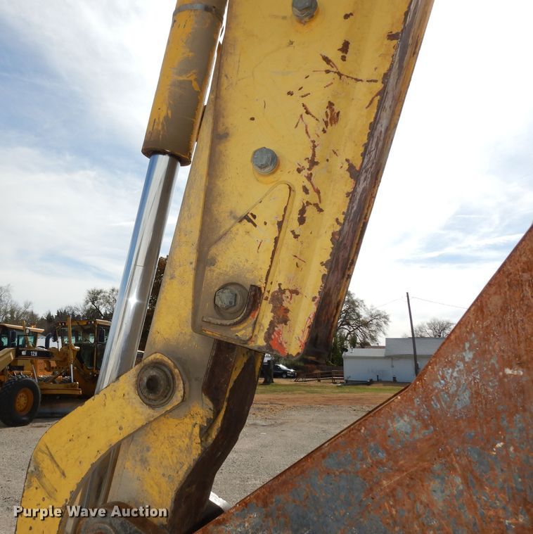 image for item DI6834 2001 New Holland LB110  backhoe