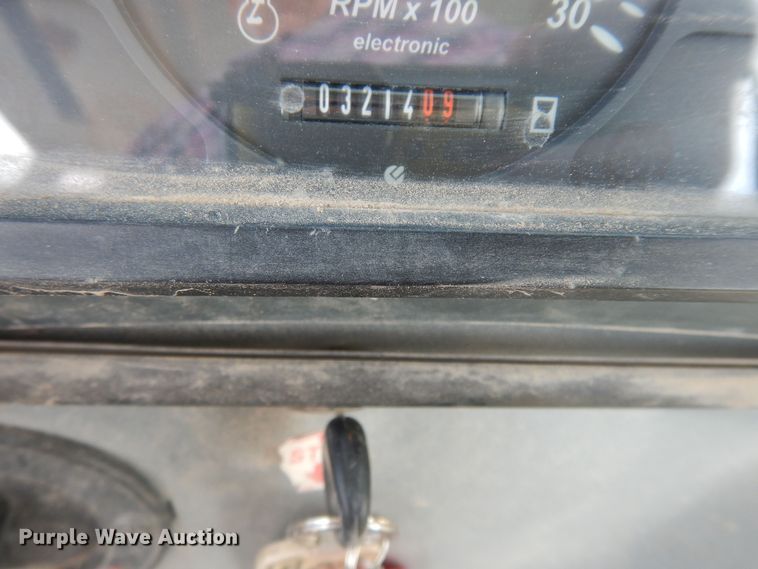 image for item DI6834 2001 New Holland LB110  backhoe