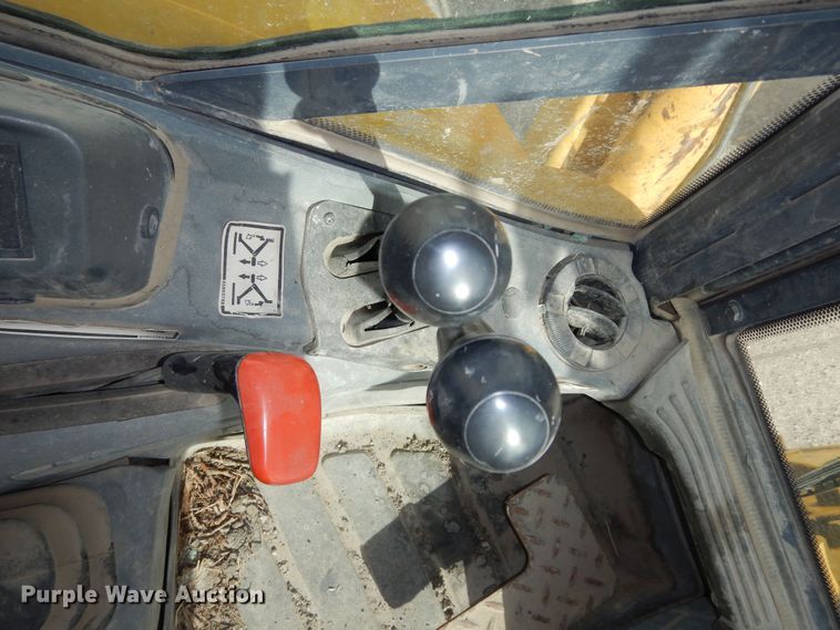 image for item DI6834 2001 New Holland LB110  backhoe