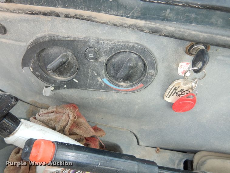 image for item DI6834 2001 New Holland LB110  backhoe