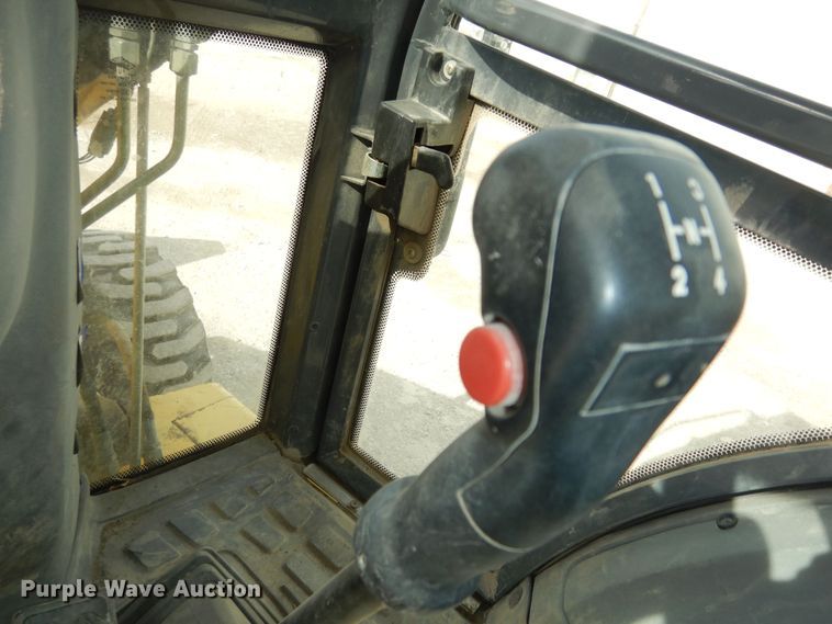 image for item DI6834 2001 New Holland LB110  backhoe