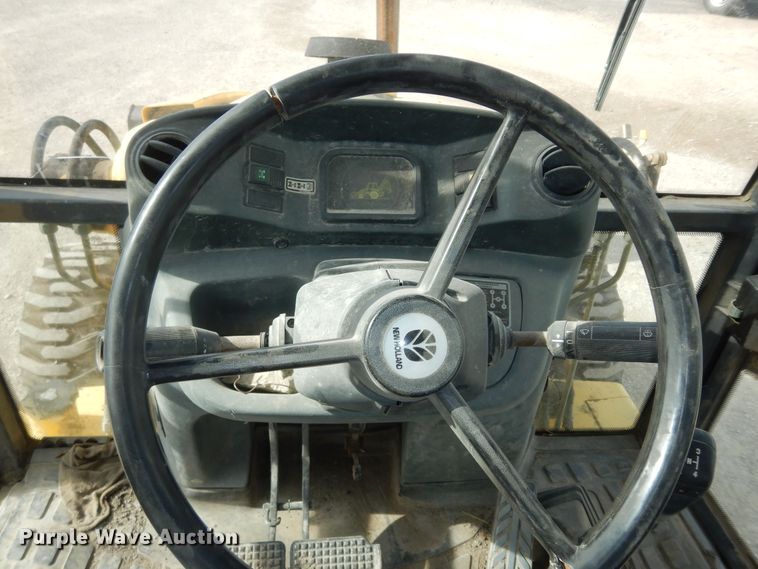 image for item DI6834 2001 New Holland LB110  backhoe