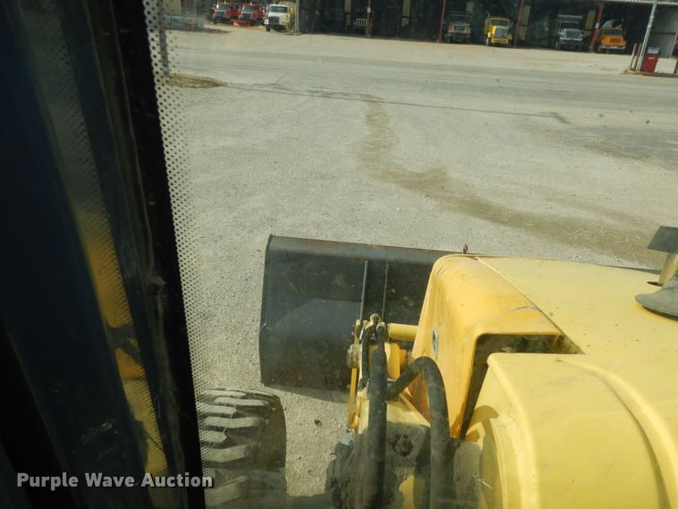 image for item DI6834 2001 New Holland LB110  backhoe