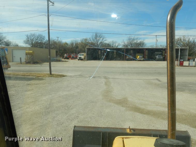 image for item DI6834 2001 New Holland LB110  backhoe