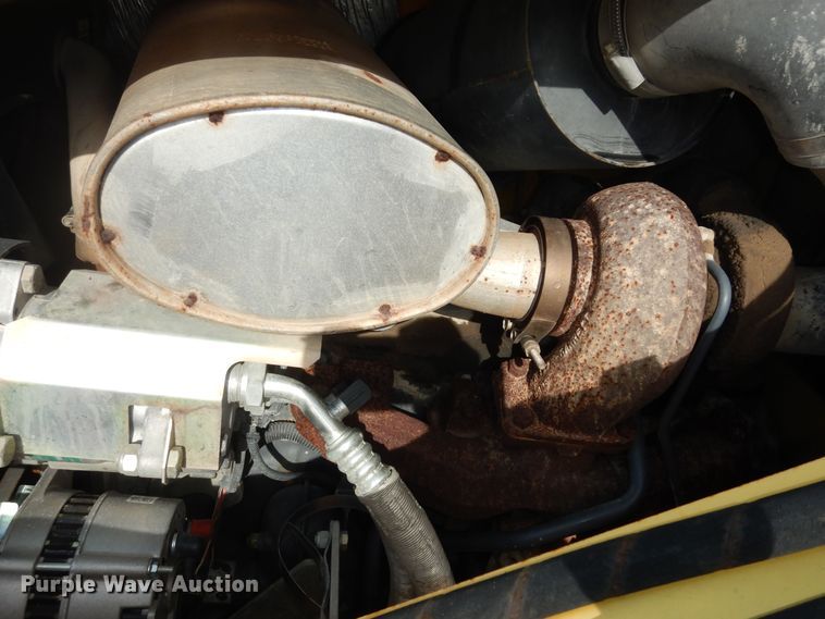 image for item DI6834 2001 New Holland LB110  backhoe