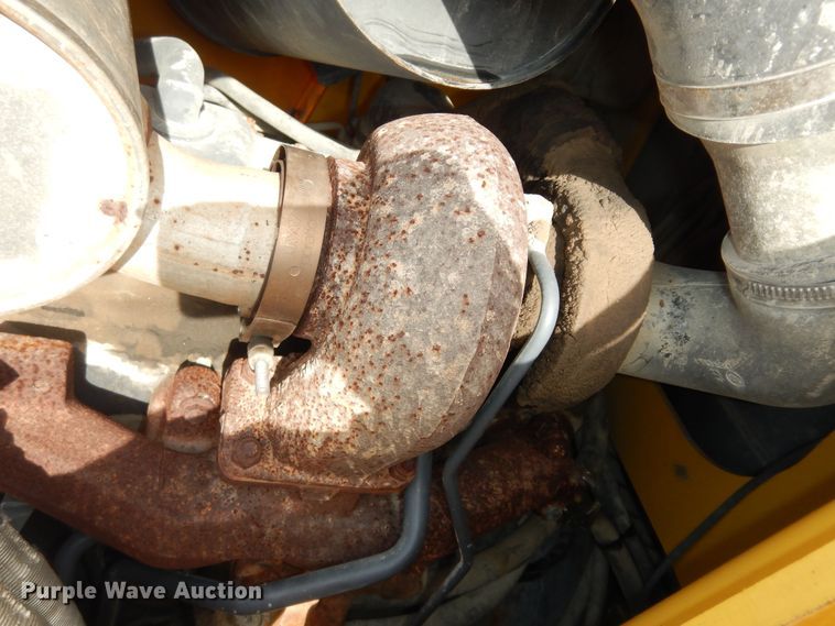 image for item DI6834 2001 New Holland LB110  backhoe