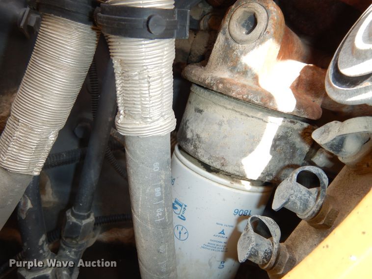 image for item DI6834 2001 New Holland LB110  backhoe