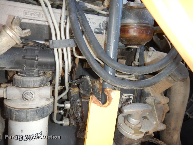 image for item DI6834 2001 New Holland LB110  backhoe