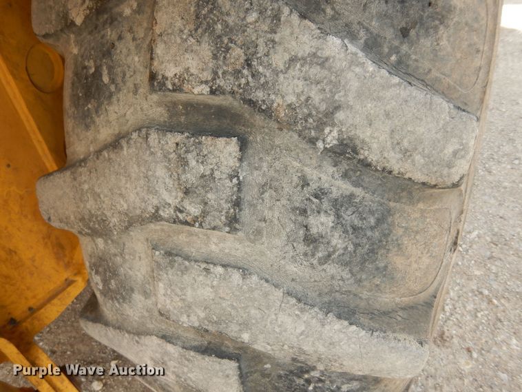 image for item DI6834 2001 New Holland LB110  backhoe