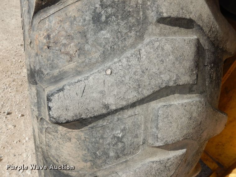 image for item DI6834 2001 New Holland LB110  backhoe