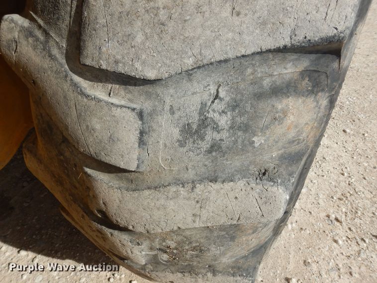 image for item DI6834 2001 New Holland LB110  backhoe