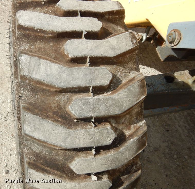 image for item DI6834 2001 New Holland LB110  backhoe