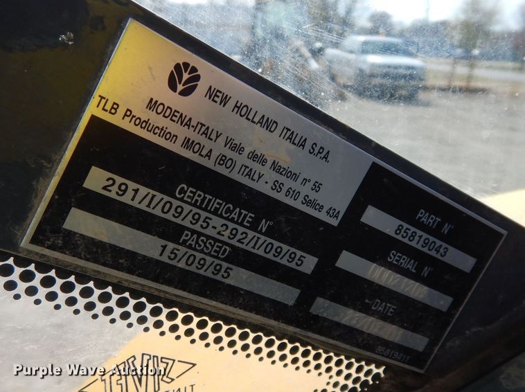 image for item DI6834 2001 New Holland LB110  backhoe