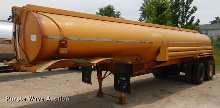 image for item DL4244 1968 Heil  tank trailer