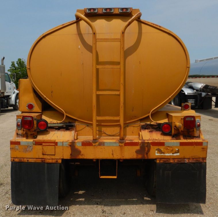 image for item DL4244 1968 Heil  tank trailer