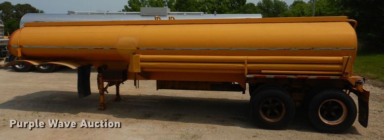 image for item DL4244 1968 Heil  tank trailer