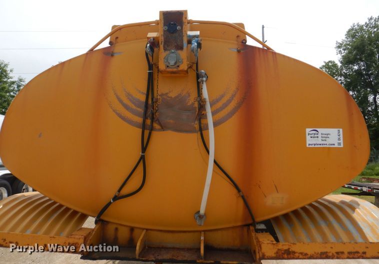 image for item DL4244 1968 Heil  tank trailer