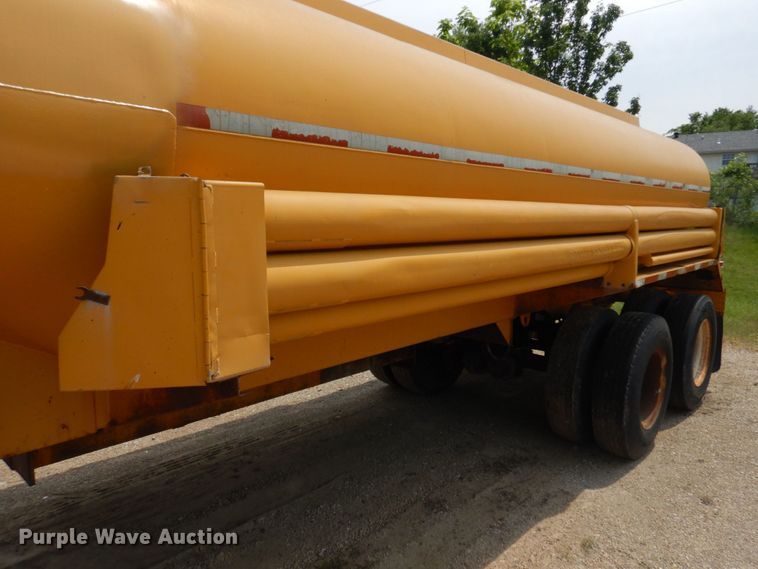 image for item DL4244 1968 Heil  tank trailer