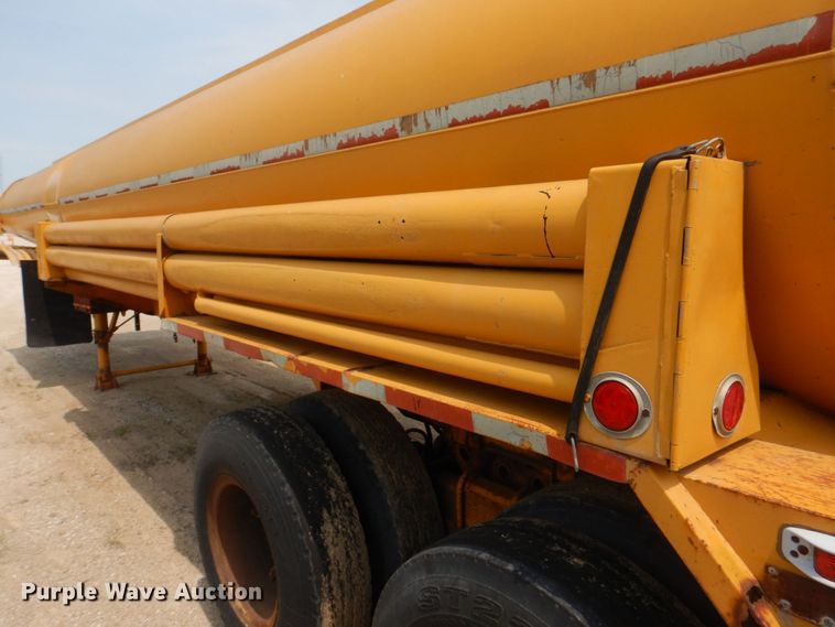 image for item DL4244 1968 Heil  tank trailer